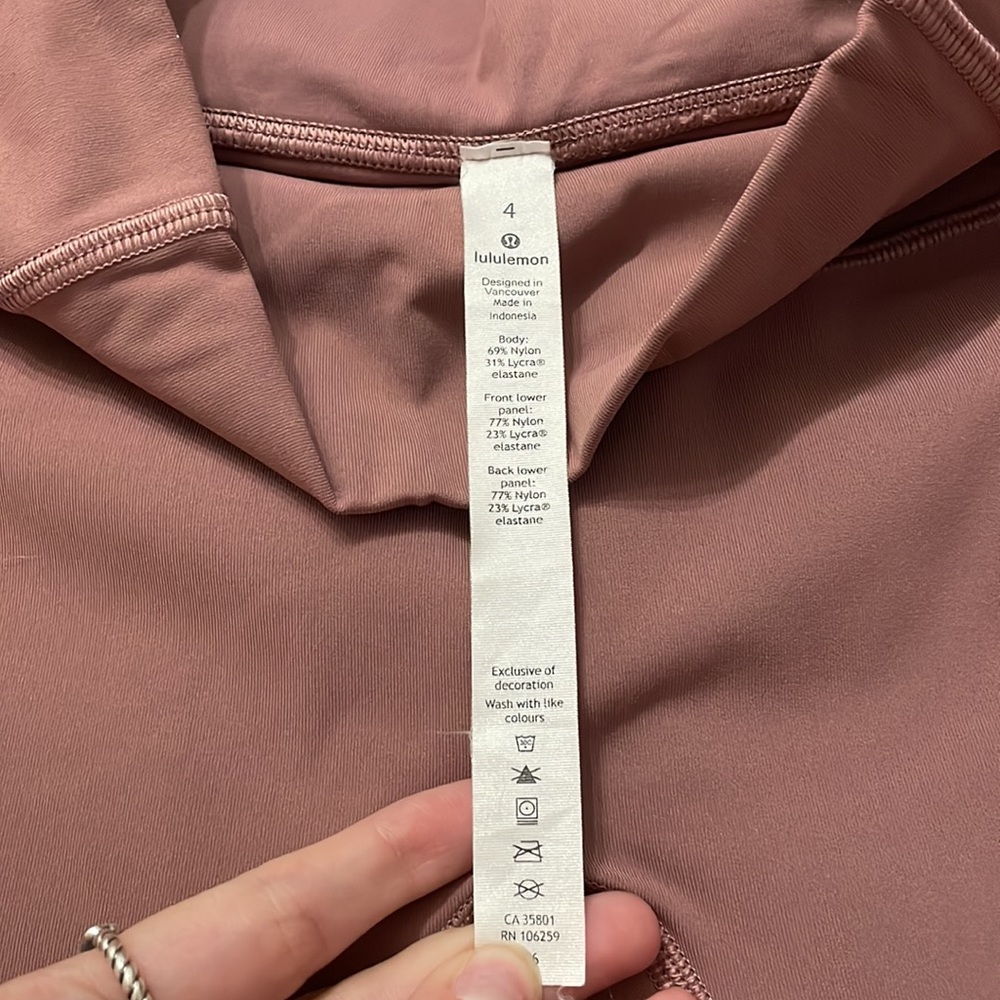 Lululemon•high waisted speed up cropped 23 inch leggings - Picture 3 of 4